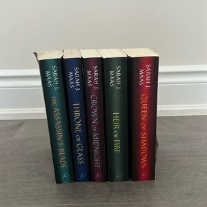 Throne of Glass Book Series (incomplete)